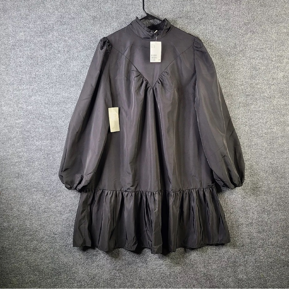 Brand new H&M dress. Size M.